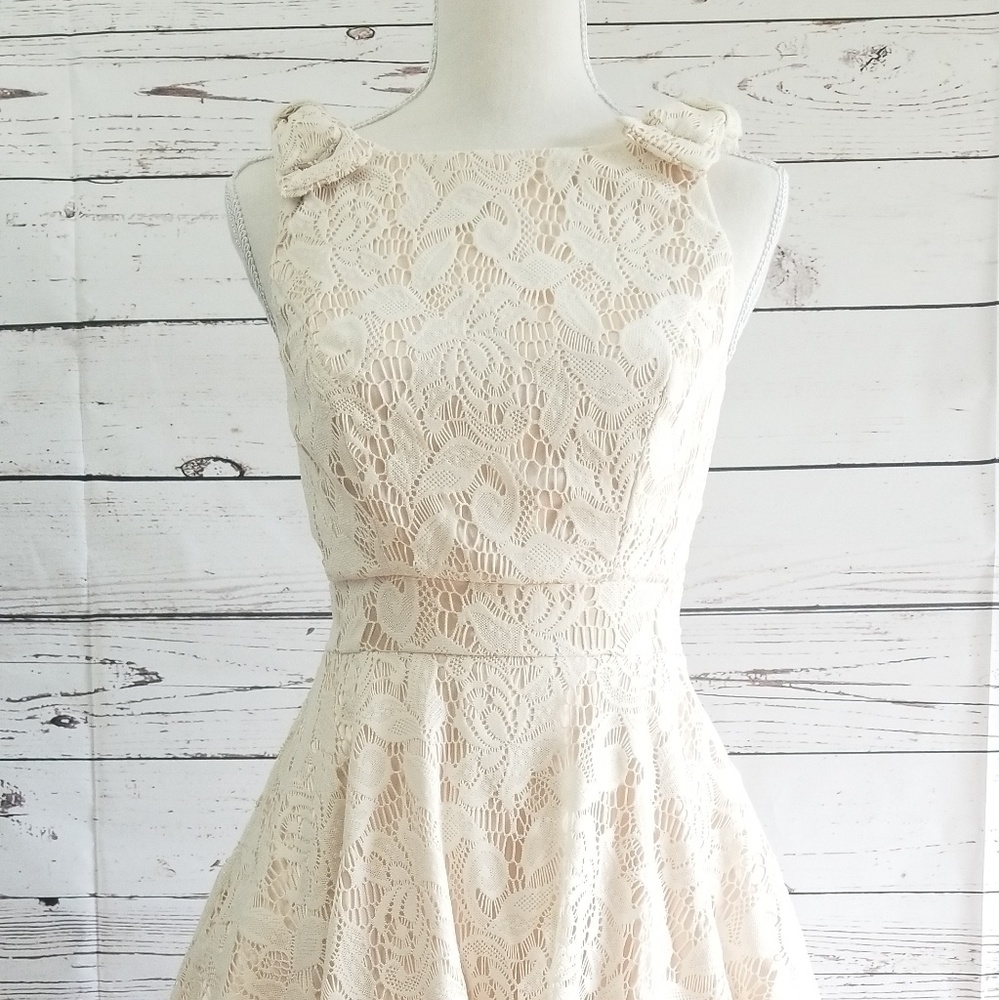 White lace dress